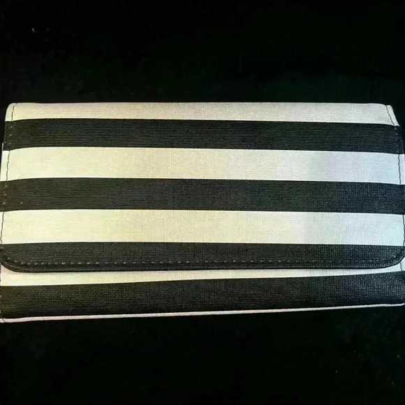 Wallet - Picture 2 of 6